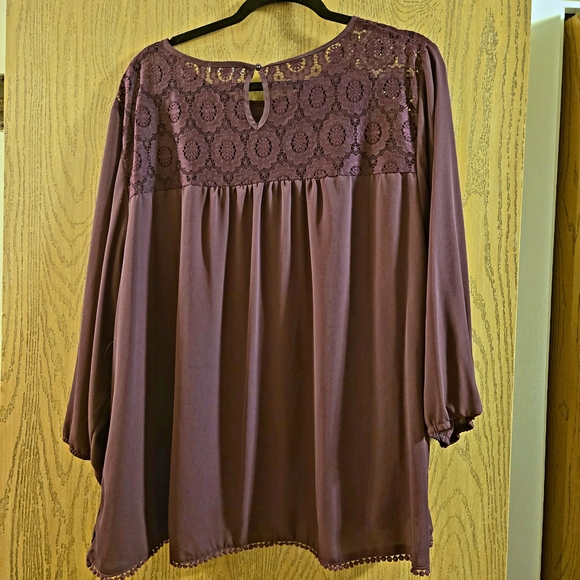 Elegant Burgundy Lace Detail Women's Top - Picture 6 of 6